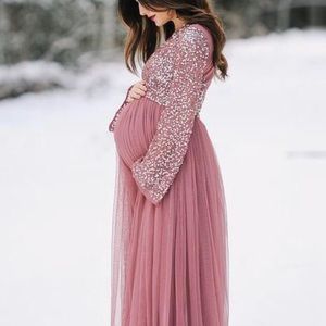 A maternity photo shoot dress